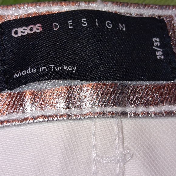 ASOS DESIGN Tall 90's Straight Jean in Metallic Silver - Picture 6 of 11